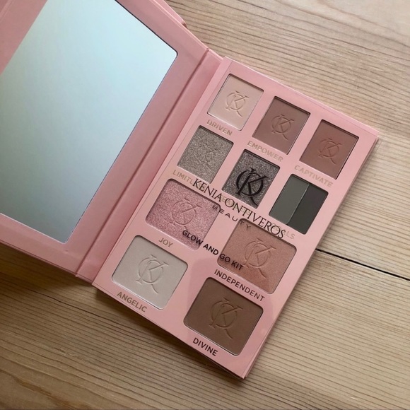 NIB Kenia Ontiveros Glow and Go Kit - Full Face Palette - Picture 4 of 6